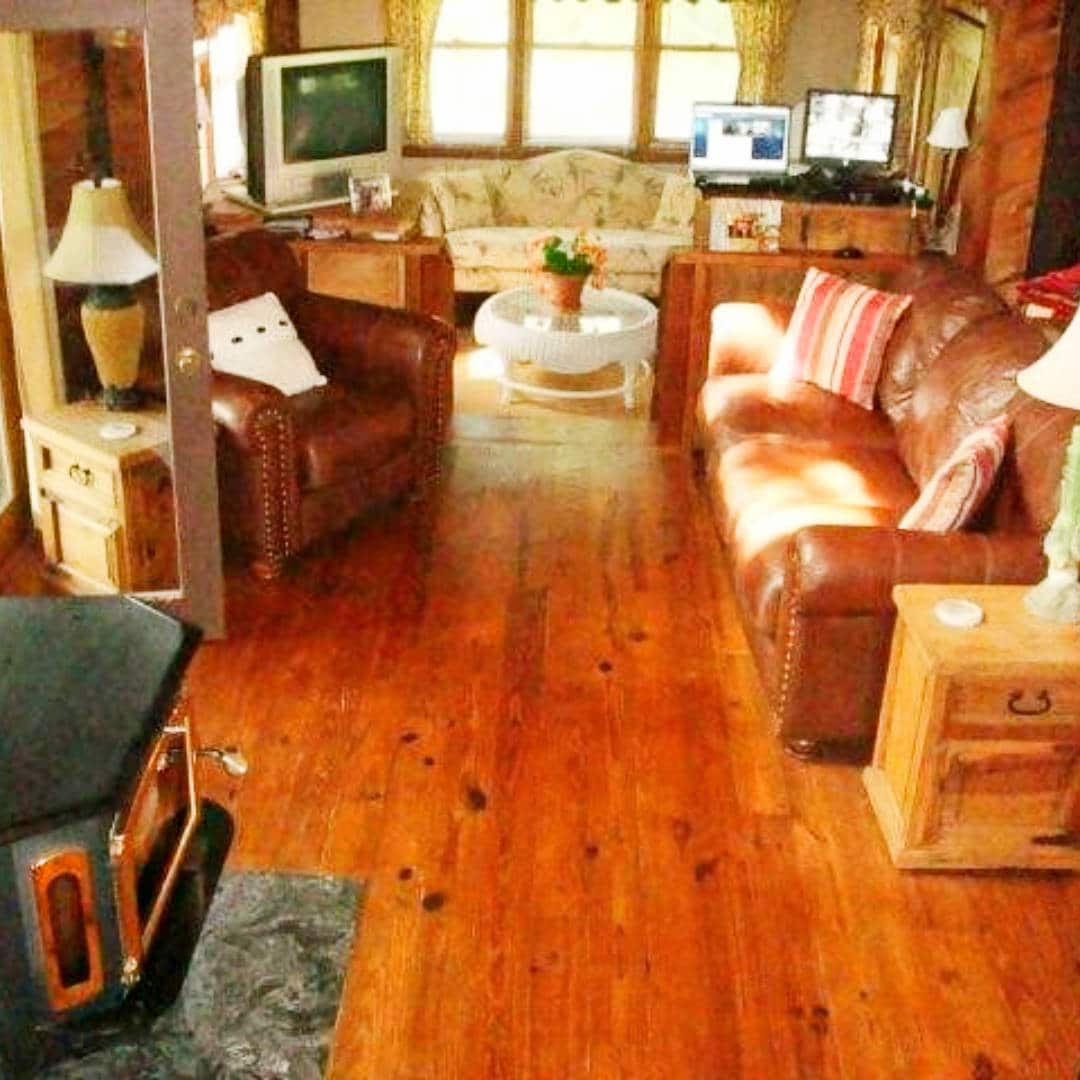 twin cedar-62718-living room